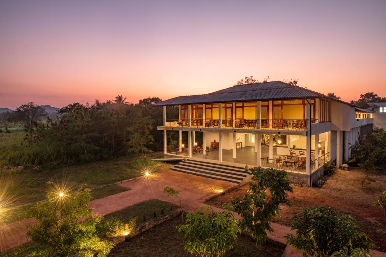 Ceylon Breeze Sigiriya Hotel Ngoại thất bức ảnh