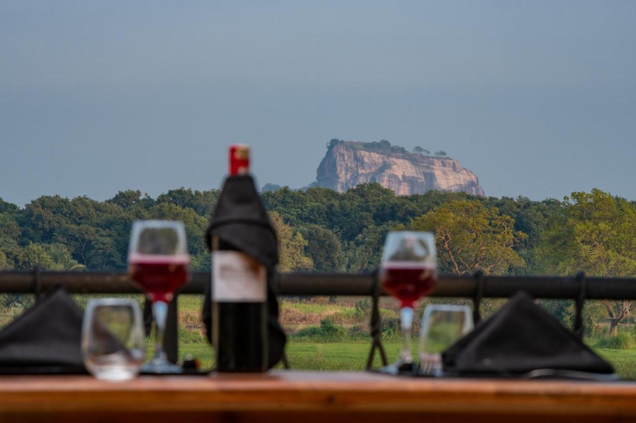 Ceylon Breeze Sigiriya Hotel Ngoại thất bức ảnh