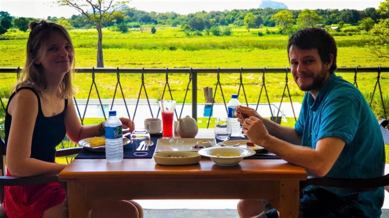 Ceylon Breeze Sigiriya Hotel Ngoại thất bức ảnh