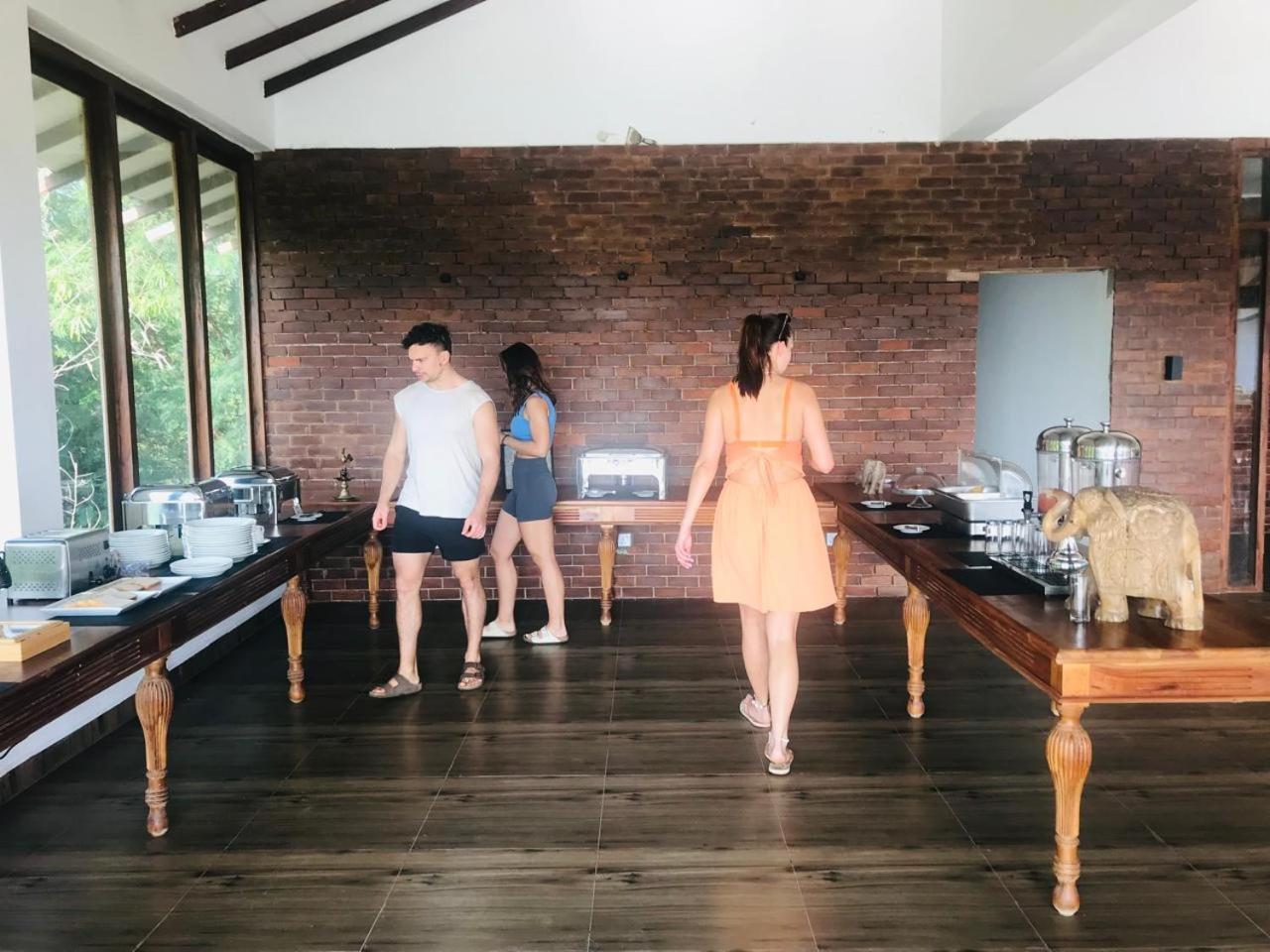 Ceylon Breeze Sigiriya Hotel Ngoại thất bức ảnh